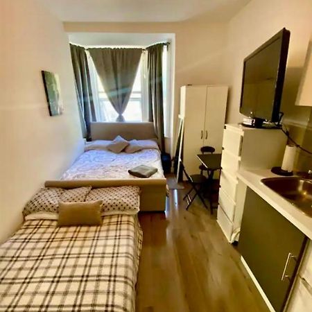Modern Studio Apartment Sleeps 4 People Opposite Westfield Shepherds Bush ロンドン エクステリア 写真